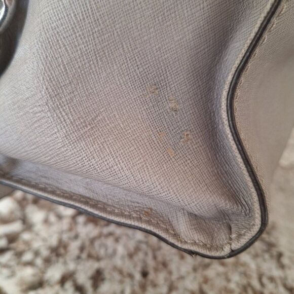 Michael Kors Large Hamilton Saffiano Tote - Picture 6 of 12